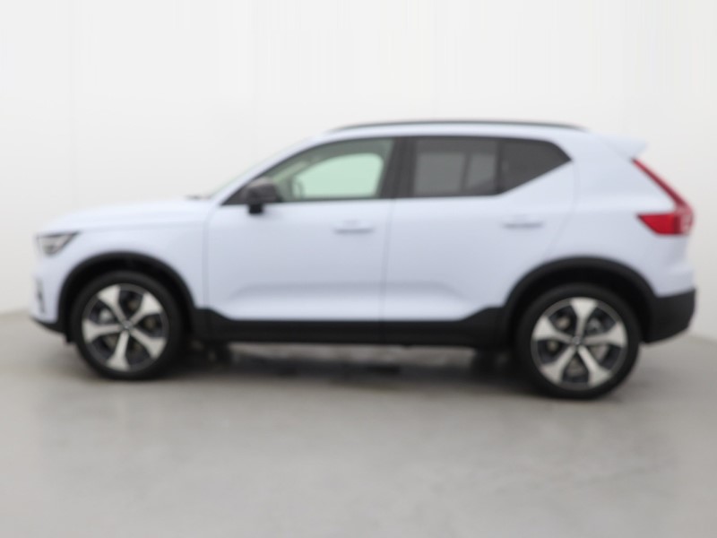 2026 (75) VOLVO XC40 2.0 B3P Plus Pro Dark 5dr Auto 5284452
