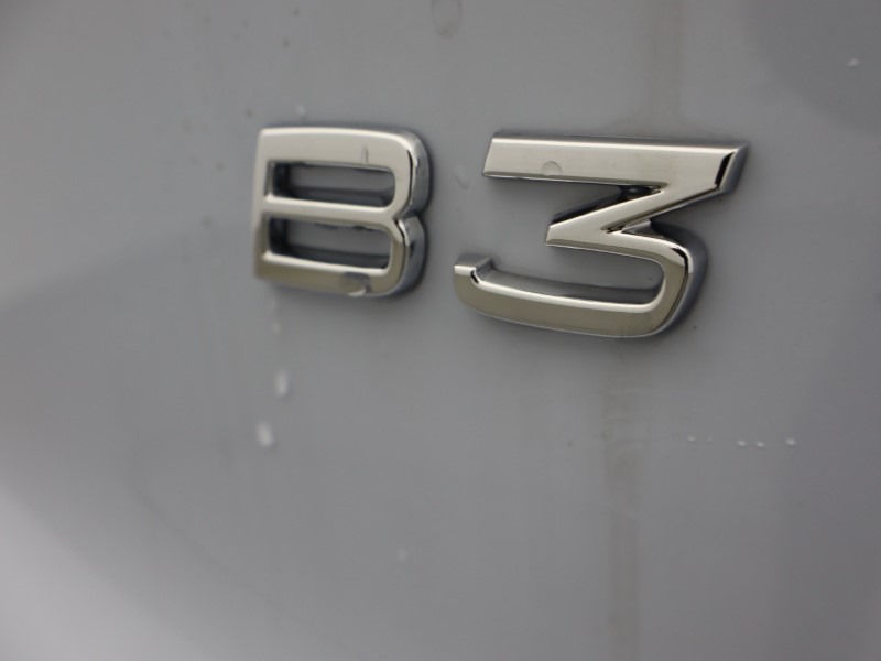 2026 (75) VOLVO XC40 2.0 B3P Plus Pro Dark 5dr Auto 5284464