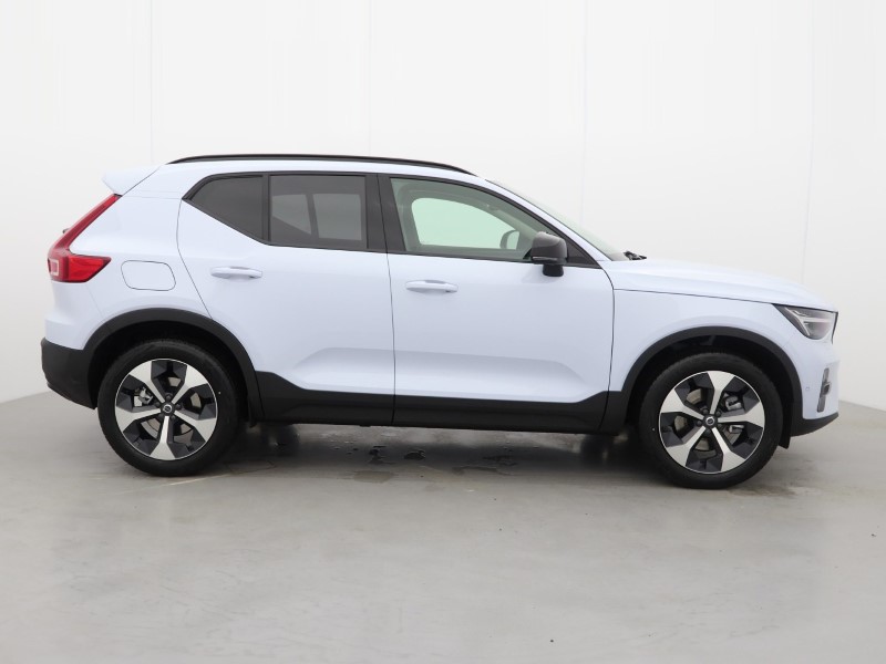 2026 (75) VOLVO XC40 2.0 B3P Plus Pro Dark 5dr Auto 5284453