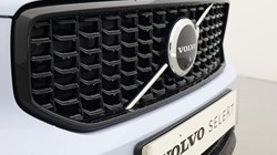 2026 (75) VOLVO XC40 2.0 B3P Plus Pro Dark 5dr Auto 5284457
