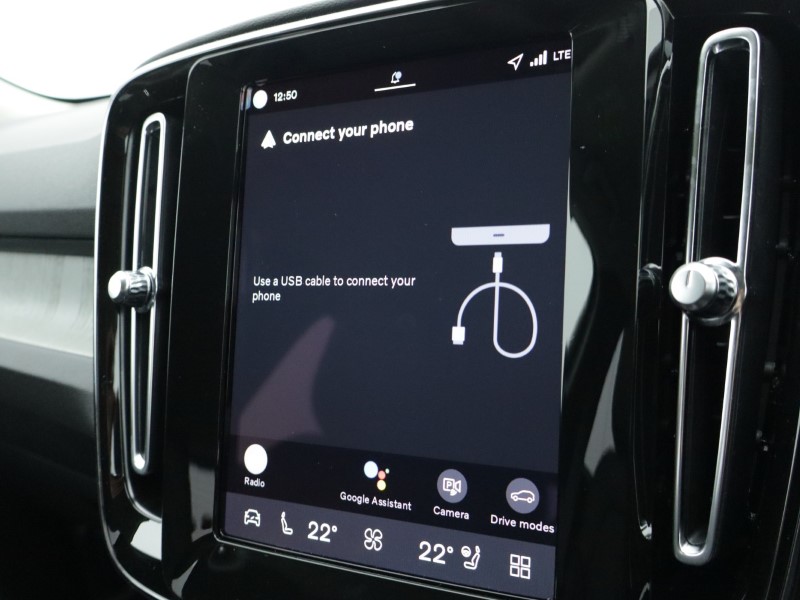 2026 (75) VOLVO XC40 2.0 B3P Plus Pro Dark 5dr Auto 5284498