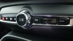 2026 (75) VOLVO XC40 2.0 B3P Plus Pro Dark 5dr Auto 5284501