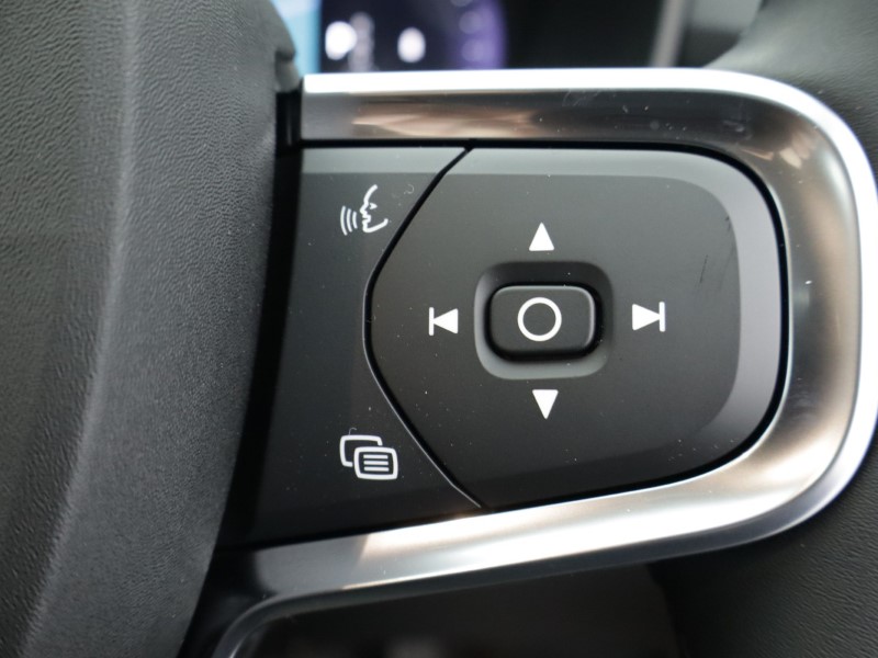 2026 (75) VOLVO XC40 2.0 B3P Plus Pro Dark 5dr Auto 5284493