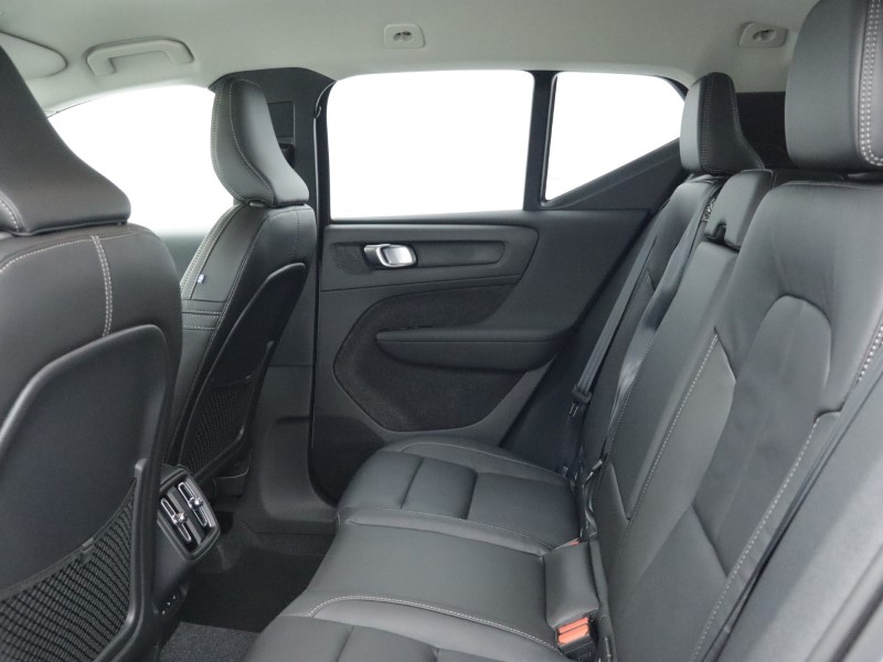 2026 (75) VOLVO XC40 2.0 B3P Plus Pro Dark 5dr Auto 5284471