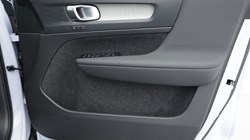 2026 (75) VOLVO XC40 2.0 B3P Plus Pro Dark 5dr Auto 5284472