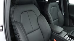 2026 (75) VOLVO XC40 2.0 B3P Plus Pro Dark 5dr Auto 5284480