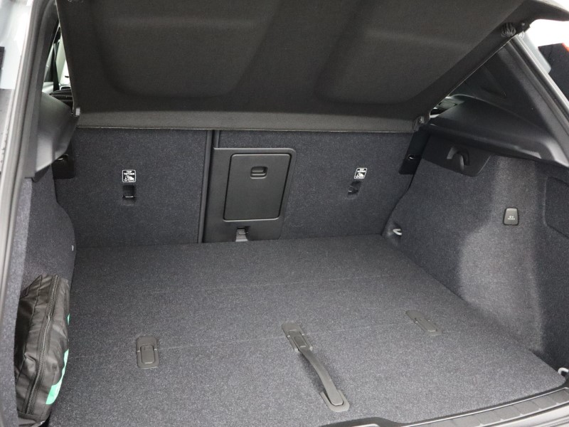 2026 (75) VOLVO XC40 2.0 B3P Plus Pro Dark 5dr Auto 5284220