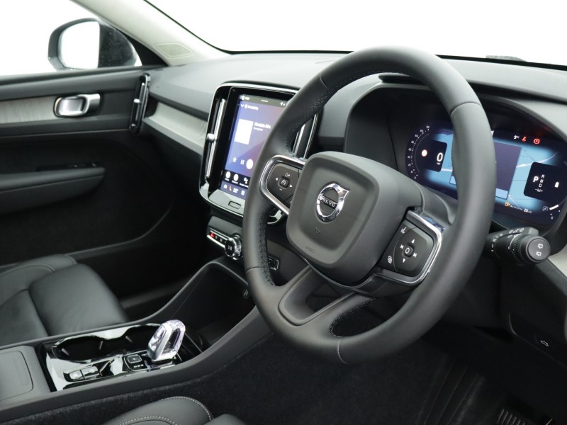 2026 (75) VOLVO XC40 2.0 B3P Plus Pro Dark 5dr Auto 5284235