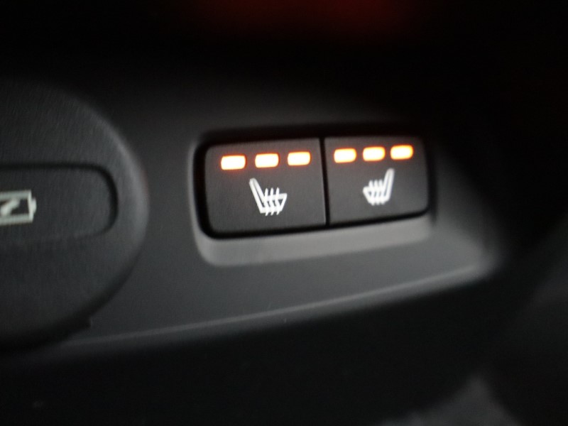 2026 (75) VOLVO XC40 2.0 B3P Plus Pro Dark 5dr Auto 5284243