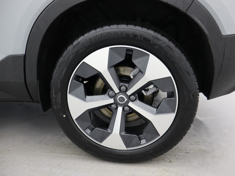 2026 (75) VOLVO XC40 2.0 B3P Plus Pro Dark 5dr Auto 5284223