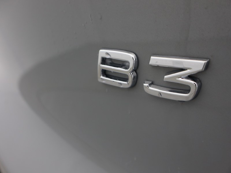 2026 (75) VOLVO XC40 2.0 B3P Plus Pro Dark 5dr Auto 5284219