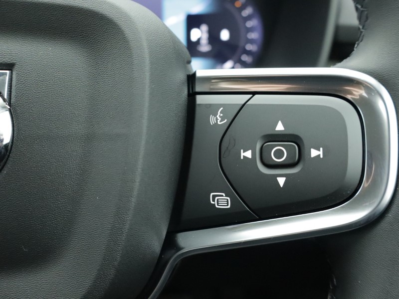 2026 (75) VOLVO XC40 2.0 B3P Plus Pro Dark 5dr Auto 5284247