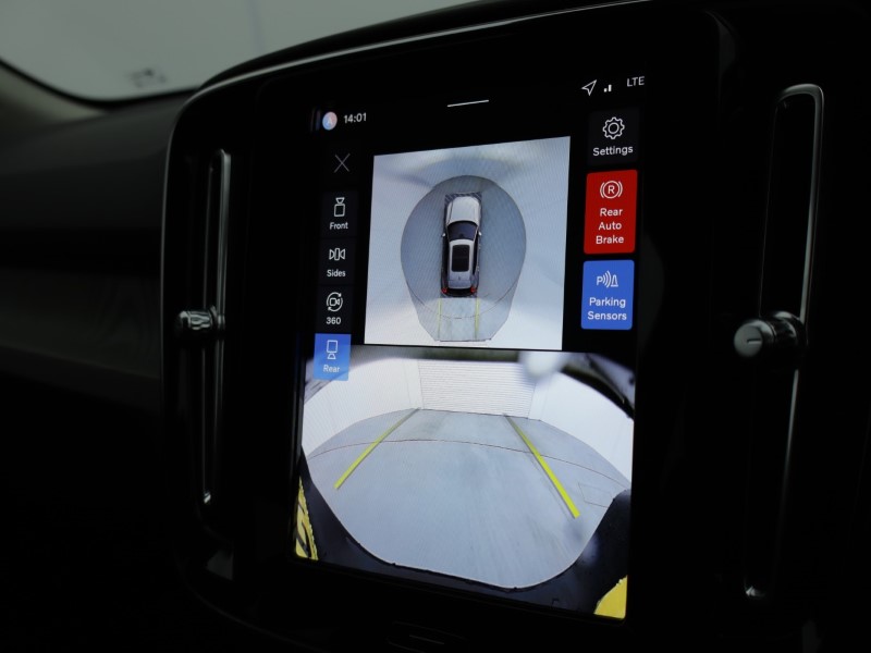 2026 (75) VOLVO XC40 2.0 B3P Plus Pro Dark 5dr Auto 5284250