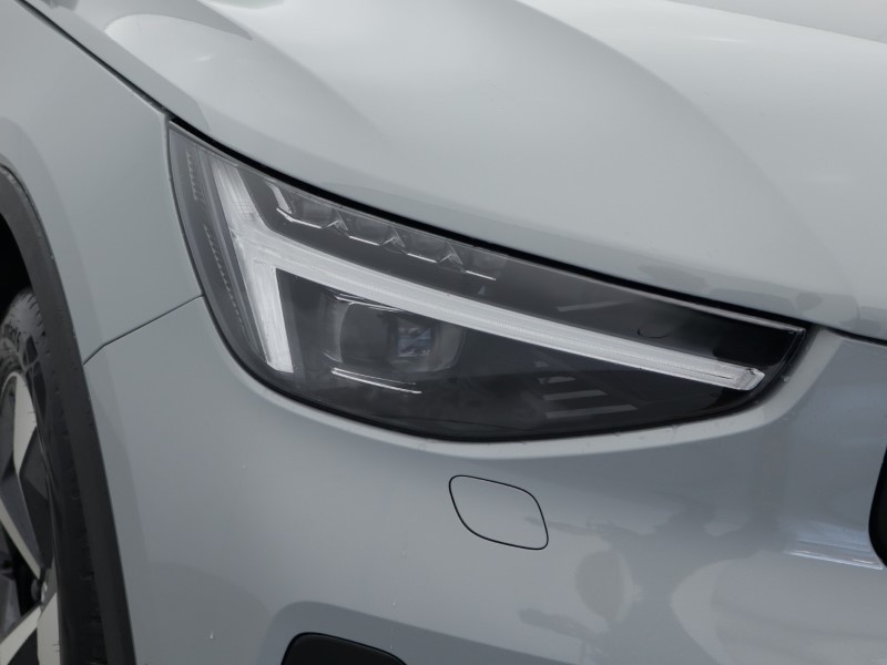 2026 (75) VOLVO XC40 2.0 B3P Plus Pro Dark 5dr Auto 5284210