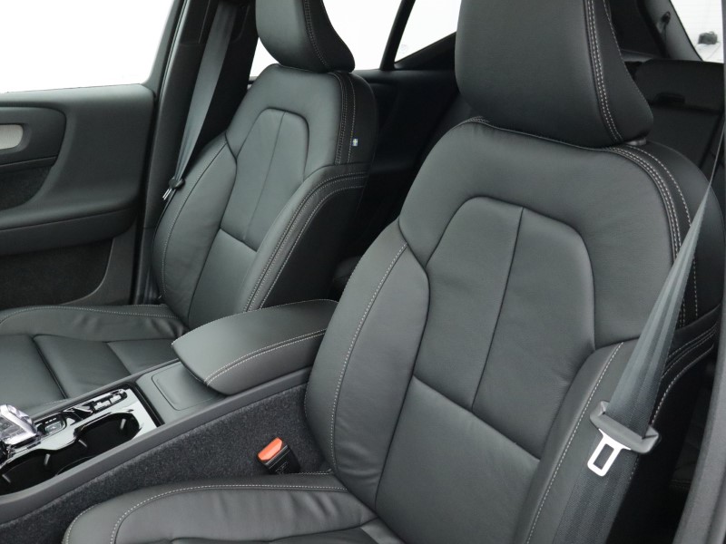 2026 (75) VOLVO XC40 2.0 B3P Plus Pro Dark 5dr Auto 5284236