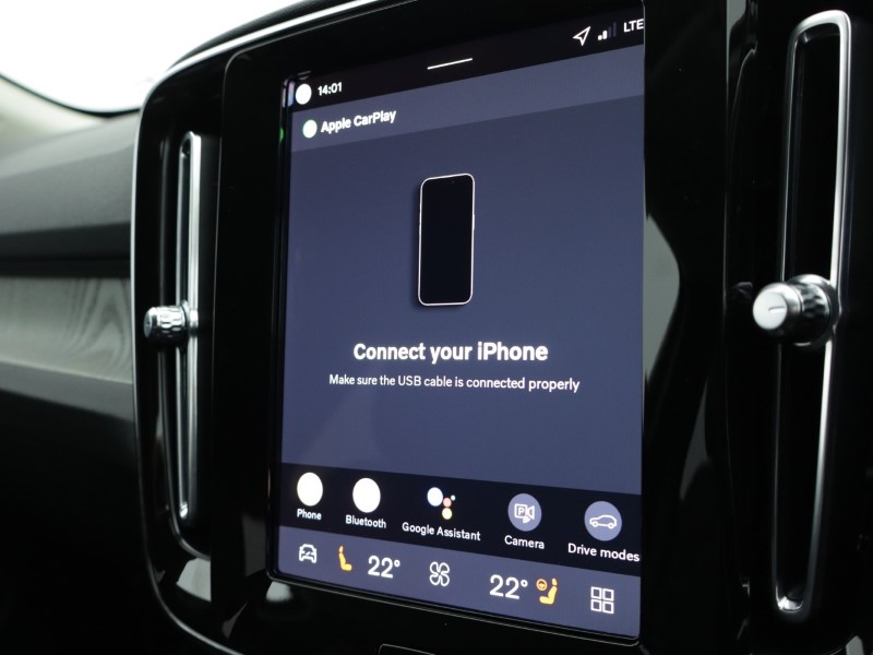 2026 (75) VOLVO XC40 2.0 B3P Plus Pro Dark 5dr Auto 5284253