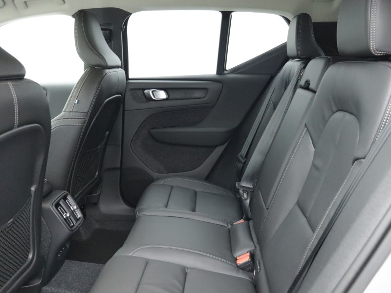 2026 (75) VOLVO XC40 2.0 B3P Plus Pro Dark 5dr Auto 5284226