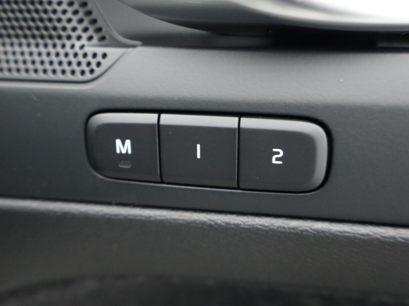 2026 (75) VOLVO XC40 2.0 B3P Plus Pro Dark 5dr Auto 5284231