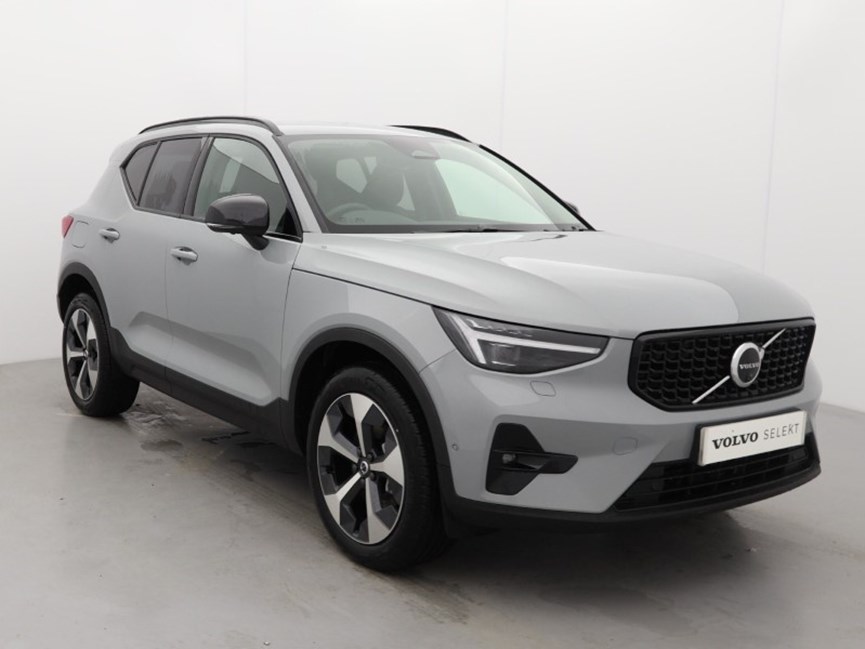 2026 (75) VOLVO XC40 2.0 B3P Plus Pro Dark 5dr Auto