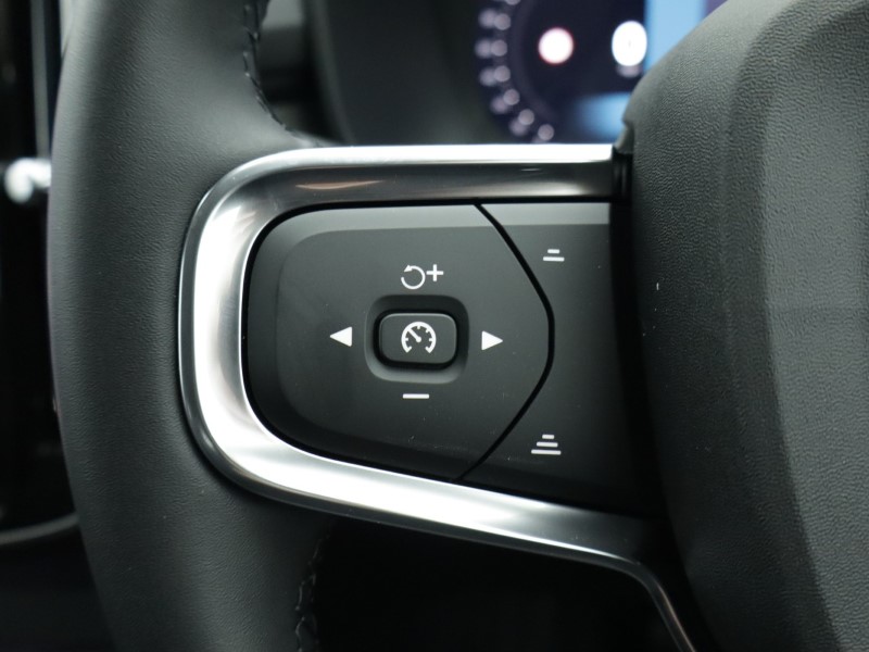 2026 (75) VOLVO XC40 2.0 B3P Plus Pro Dark 5dr Auto 5284246