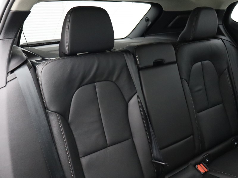 2026 (75) VOLVO XC40 2.0 B3P Plus Pro Dark 5dr Auto 5284242