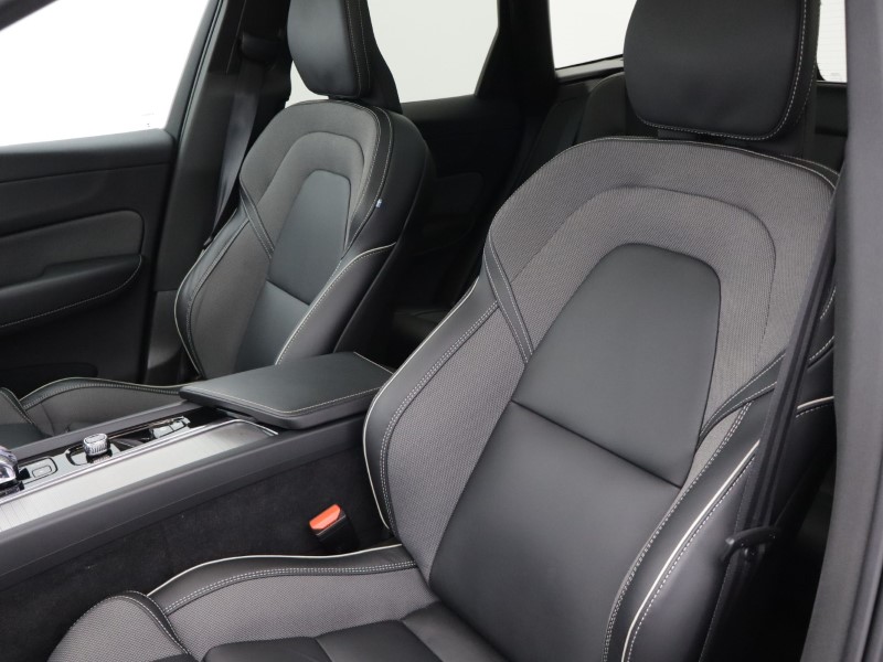 2024 (24) VOLVO XC60 2.0 T8 [455] RC PHEV Ultimate Dark 5dr AWD Gtron 5046652