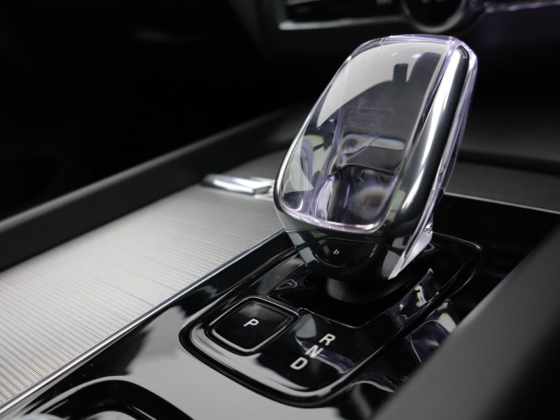 2024 (24) VOLVO XC60 2.0 T8 [455] RC PHEV Ultimate Dark 5dr AWD Gtron 5046673