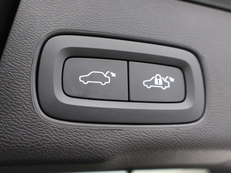 2024 (24) VOLVO XC60 2.0 T8 [455] RC PHEV Ultimate Dark 5dr AWD Gtron 5046634