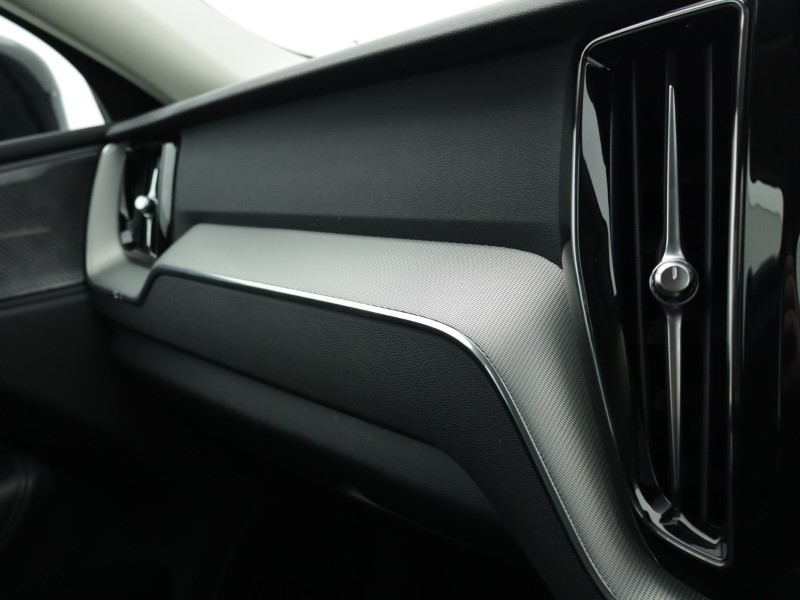 2023 (73) VOLVO XC60 2.0 B5P Plus Dark 5dr AWD Geartronic 5038450