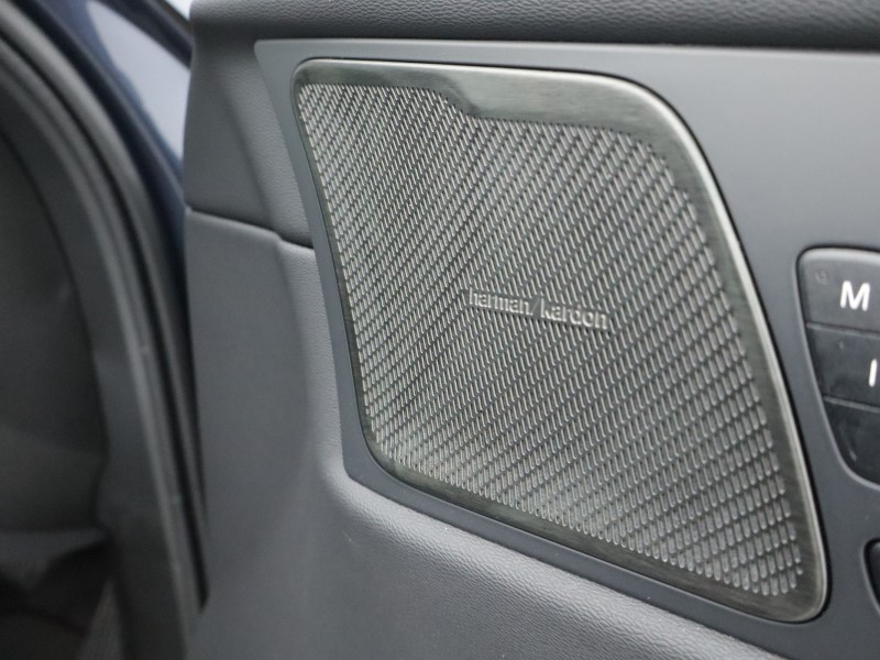 2023 (73) VOLVO XC60 2.0 B5P Plus Dark 5dr AWD Geartronic 5038417