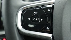 2023 (73) VOLVO XC60 2.0 B5P Plus Dark 5dr AWD Geartronic 5038437