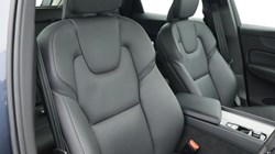 2023 (73) VOLVO XC60 2.0 B5P Plus Dark 5dr AWD Geartronic 5038424