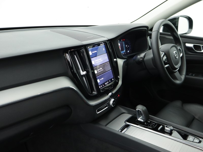 2023 (73) VOLVO XC60 2.0 B5P Plus Dark 5dr AWD Geartronic 5038428