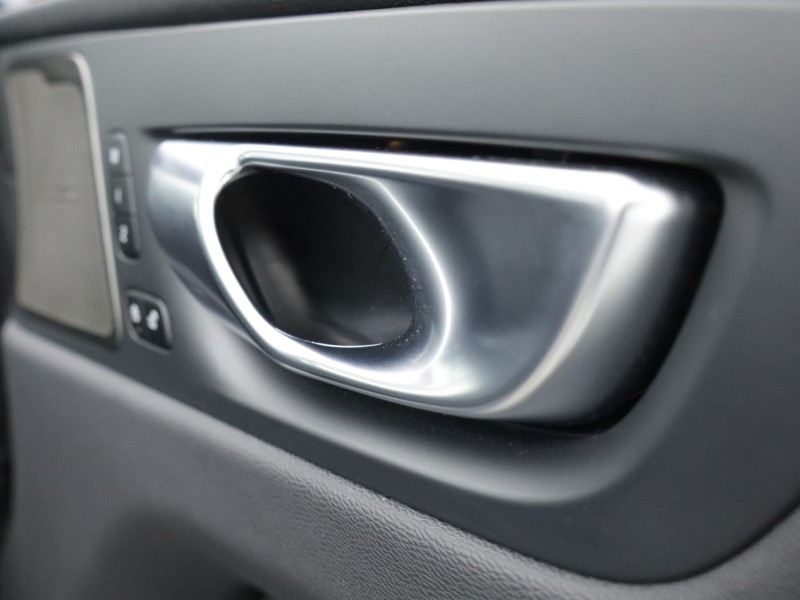 2023 (73) VOLVO XC60 2.0 B5P Plus Dark 5dr AWD Geartronic 5038418