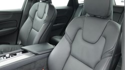 2023 (73) VOLVO XC60 2.0 B5P Plus Dark 5dr AWD Geartronic 5038426