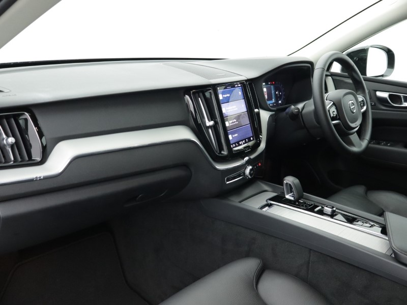 2023 (73) VOLVO XC60 2.0 B5P Plus Dark 5dr AWD Geartronic 5038427