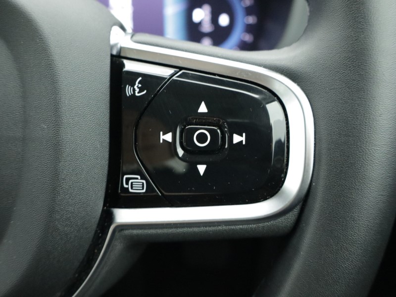 2023 (73) VOLVO XC60 2.0 B5P Plus Dark 5dr AWD Geartronic 5038438