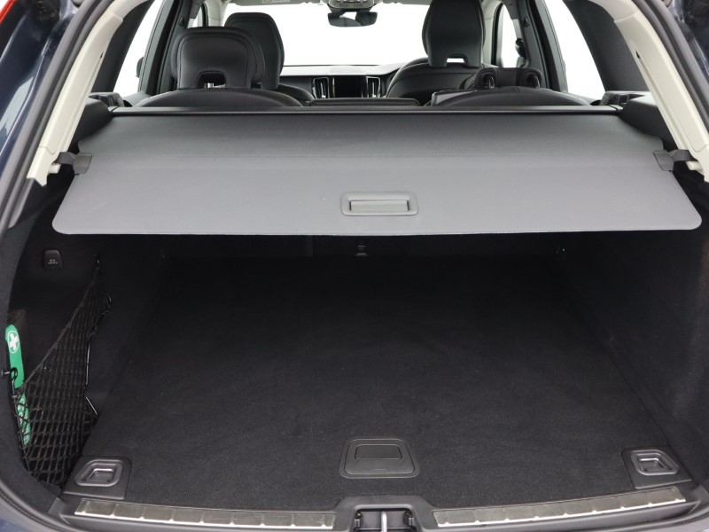 2023 (73) VOLVO XC60 2.0 B5P Plus Dark 5dr AWD Geartronic 5038409