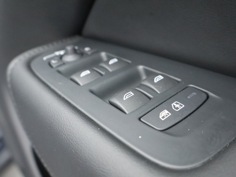 2023 (73) VOLVO XC60 2.0 B5P Plus Dark 5dr AWD Geartronic 5038419