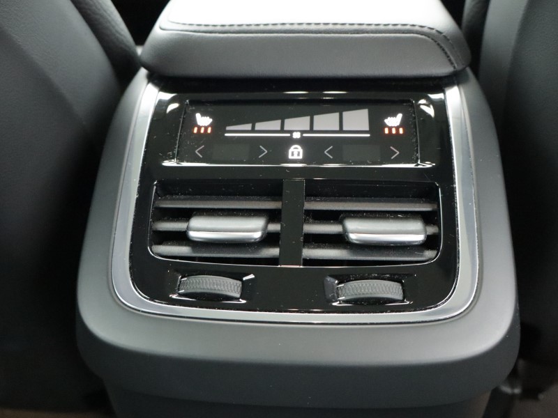 2023 (73) VOLVO XC60 2.0 B5P Plus Dark 5dr AWD Geartronic 5038433