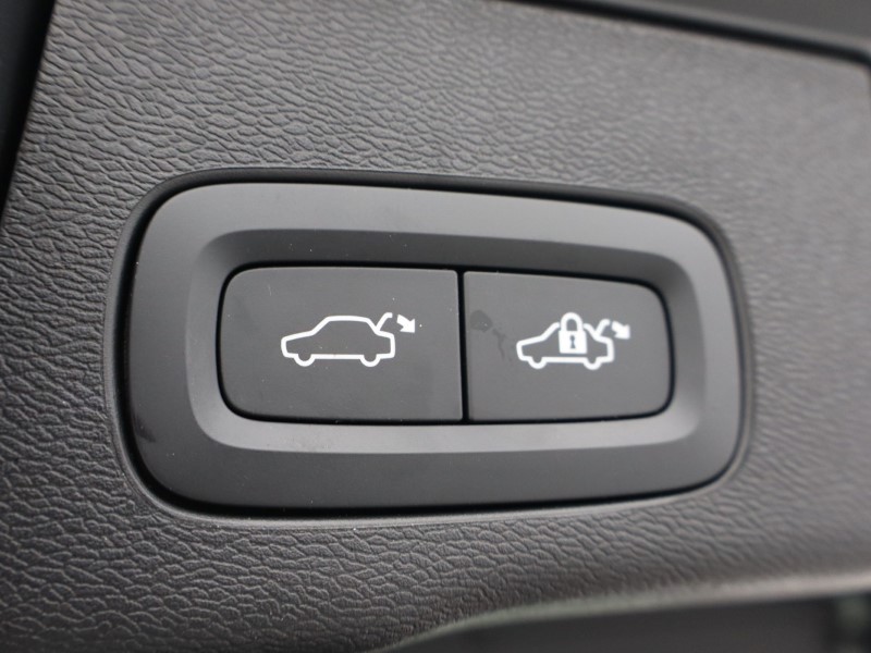 2023 (73) VOLVO XC60 2.0 B5P Plus Dark 5dr AWD Geartronic 5038410