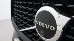 2023 (73) VOLVO XC60 2.0 B5P Plus Dark 5dr AWD Geartronic 5038404