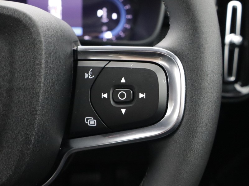 2024 (24) VOLVO XC40 2.0 B3P Plus Dark 5dr Auto 5049942