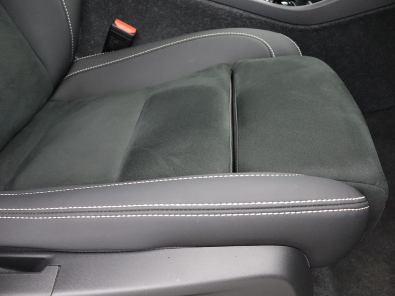 2024 (24) VOLVO XC40 2.0 B3P Plus Dark 5dr Auto 5049929