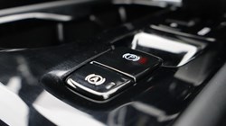 2024 (24) VOLVO XC40 2.0 B3P Plus Dark 5dr Auto 5049953