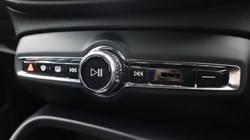 2024 (24) VOLVO XC40 2.0 B3P Plus Dark 5dr Auto 5049951