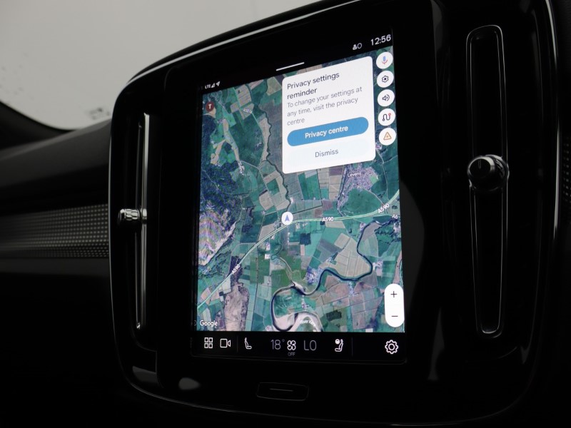 2024 (24) VOLVO XC40 2.0 B3P Plus Dark 5dr Auto 5049945