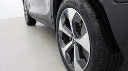 2024 (24) VOLVO XC40 2.0 B3P Plus Dark 5dr Auto 5049918