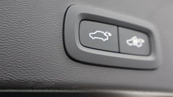 2024 (24) VOLVO XC40 2.0 B3P Plus Dark 5dr Auto 5049915