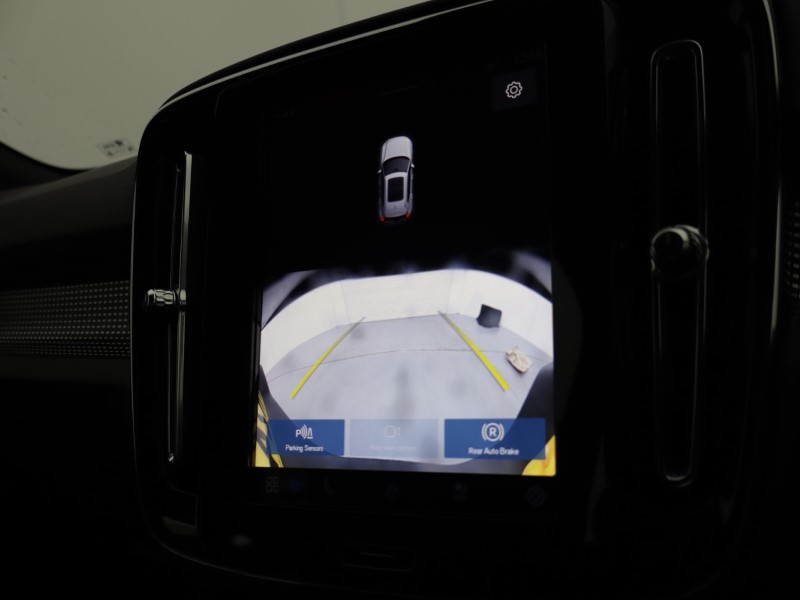 2024 (24) VOLVO XC40 2.0 B3P Plus Dark 5dr Auto 5049946